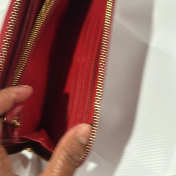 Prada long wallet with gold hardware zippy - Picture 3 of 8